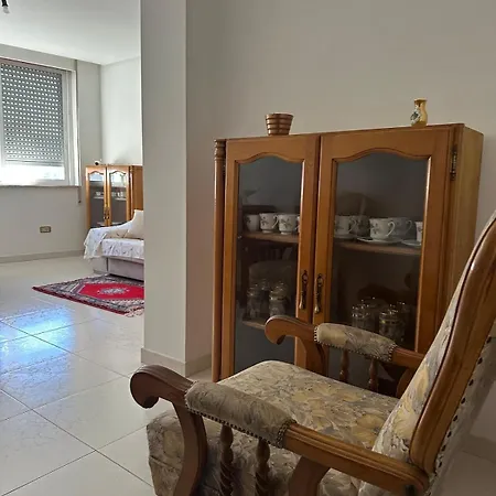 In Bande, Xures Apartman *